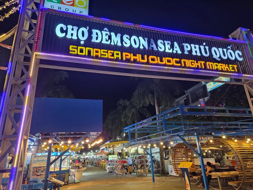 Sonasea night market